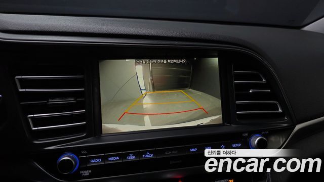 Hyundai AVANTE 2020 — photo 21