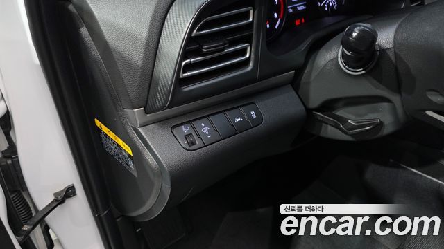 Hyundai AVANTE 2020 — photo 24