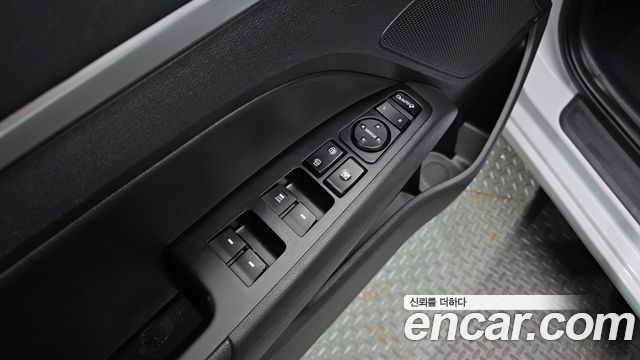 Hyundai AVANTE 2020 — photo 25