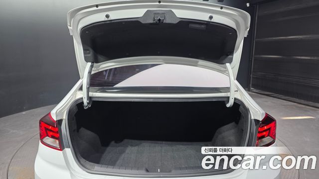 Hyundai AVANTE 2020 — photo 26