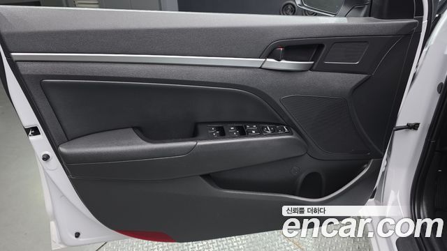 Hyundai AVANTE 2020 — photo 14