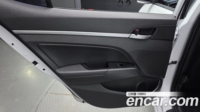 Hyundai AVANTE 2020 — photo 15