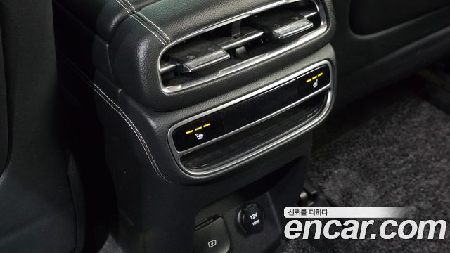 Genesis GV80 2020 — photo 31
