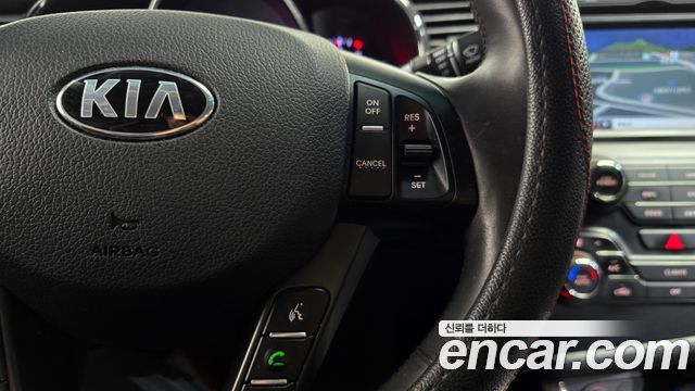 Kia K5 2013 — photo 24