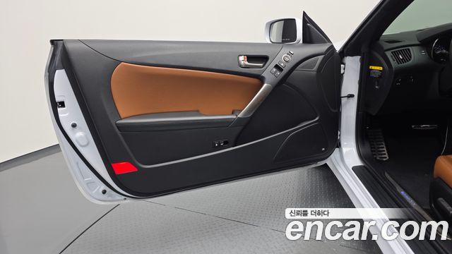 Hyundai Genesis 2014 — photo 14