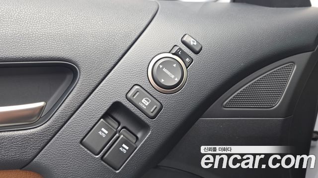 Hyundai Genesis 2014 — photo 32