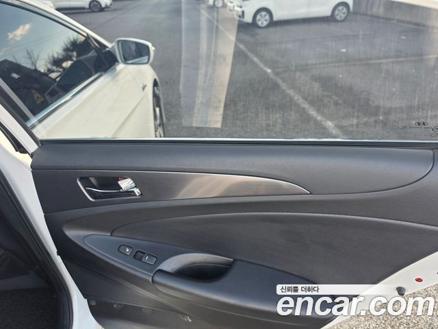 Hyundai Sonata 2012 — photo 12