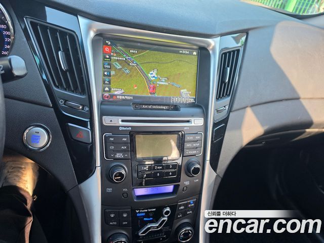 Hyundai Sonata 2012 — photo 18