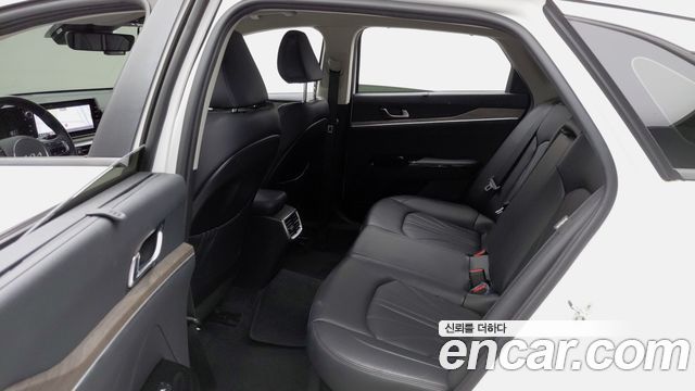Kia K5 2022 — photo 13