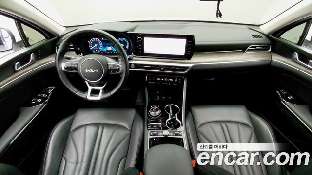 Kia K5 2022 — photo 16