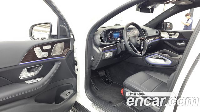 Mercedes-Benz GLE-Class 2026 — photo 13