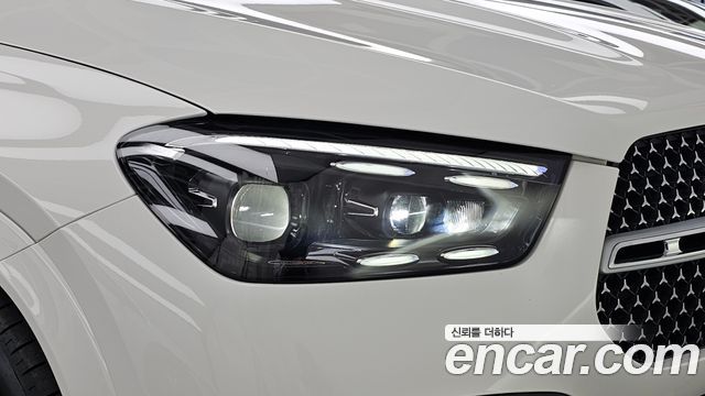 Mercedes-Benz GLE-Class 2026 — photo 8