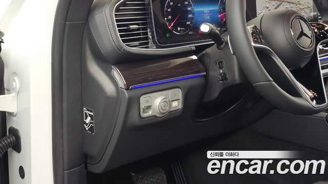 Mercedes-Benz GLE-Class 2026 — photo 37