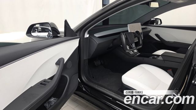 Tesla Model 3 2025 — photo 13
