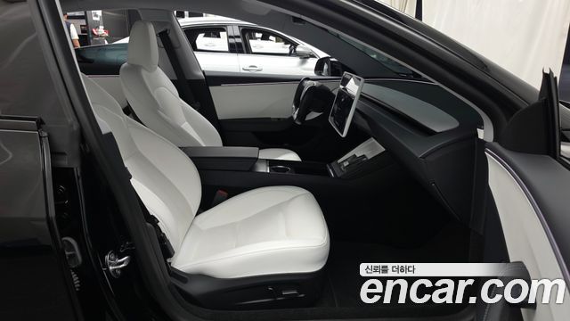 Tesla Model 3 2025 — photo 17