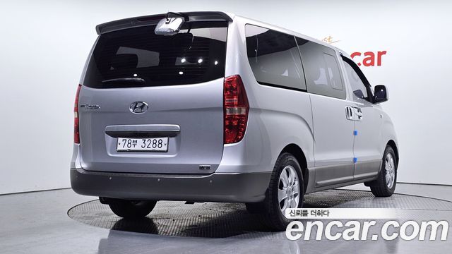 Hyundai Starex 2010 — photo 2