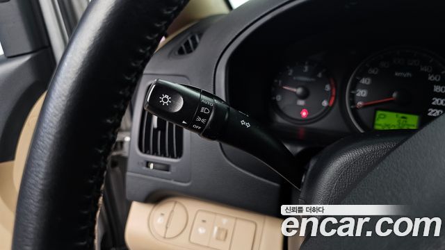 Hyundai Starex 2010 — photo 13