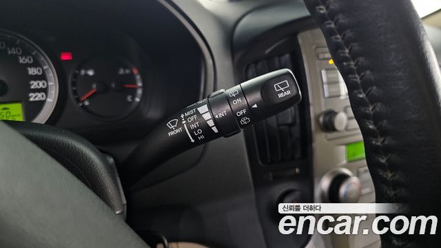 Hyundai Starex 2010 — photo 15