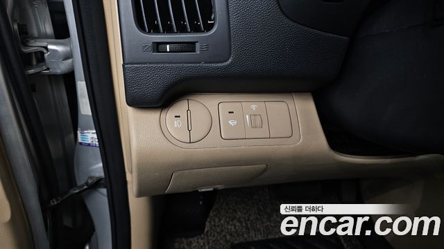 Hyundai Starex 2010 — photo 16