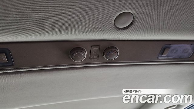 Hyundai Starex 2010 — photo 17
