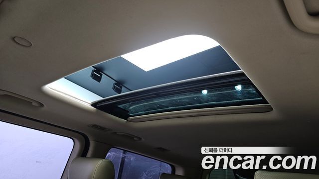 Hyundai Starex 2010 — photo 18