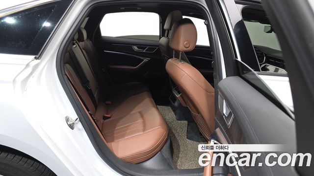 Audi A6 2023 — photo 18