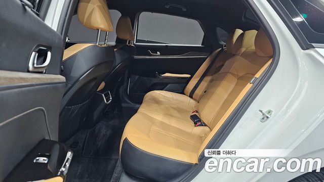 Kia K5 2023 — photo 17