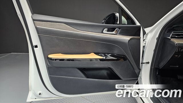 Kia K5 2023 — photo 14