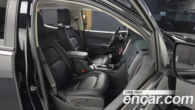 Chevrolet Korea Colorado 2022 — photo 16