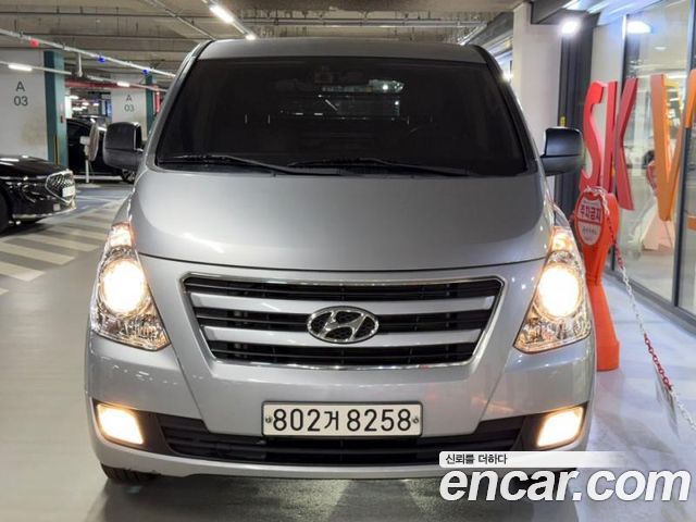 Hyundai Starex 2018 — photo 1