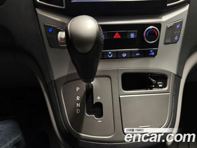 Hyundai Starex 2018 — photo 11