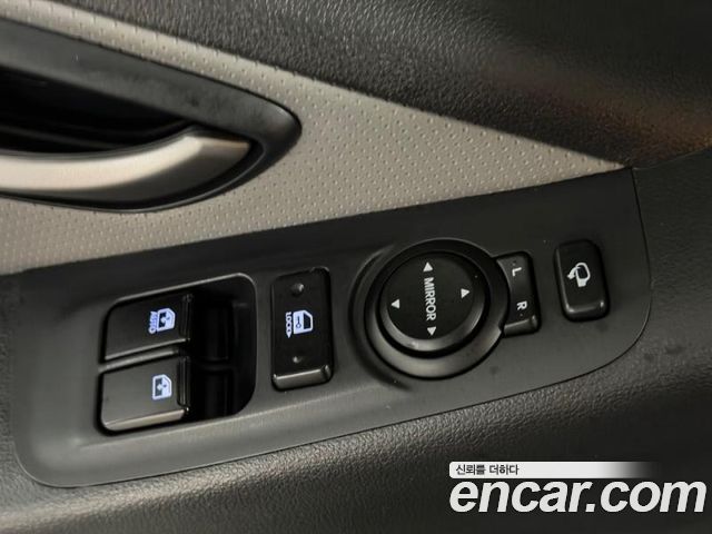 Hyundai Starex 2018 — photo 14