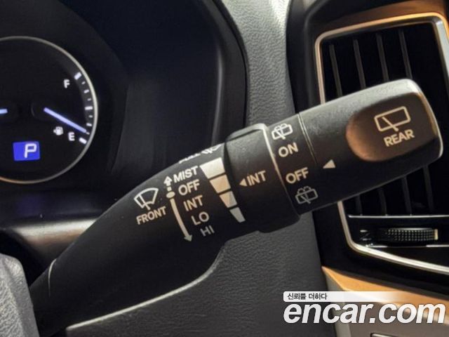 Hyundai Starex 2018 — photo 16