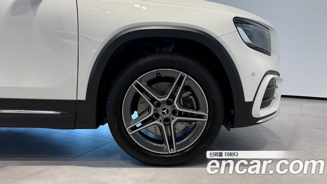 Mercedes-Benz GLB-Class 2026 — photo 5