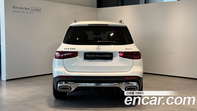 Mercedes-Benz GLB-Class 2026 — photo 7