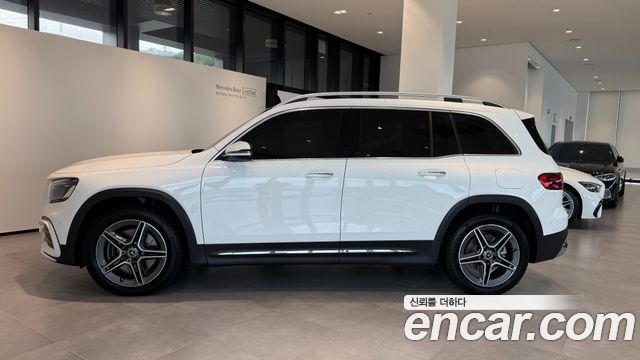 Mercedes-Benz GLB-Class 2026 — photo 8