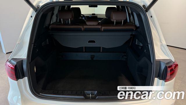 Mercedes-Benz GLB-Class 2026 — photo 10