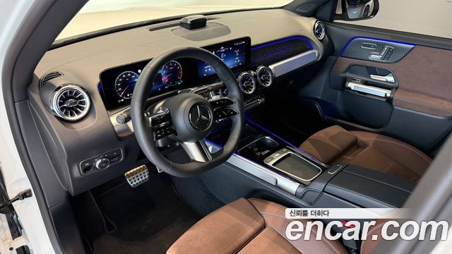 Mercedes-Benz GLB-Class 2026 — photo 12