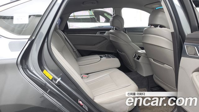 Genesis G80 2019 — photo 12