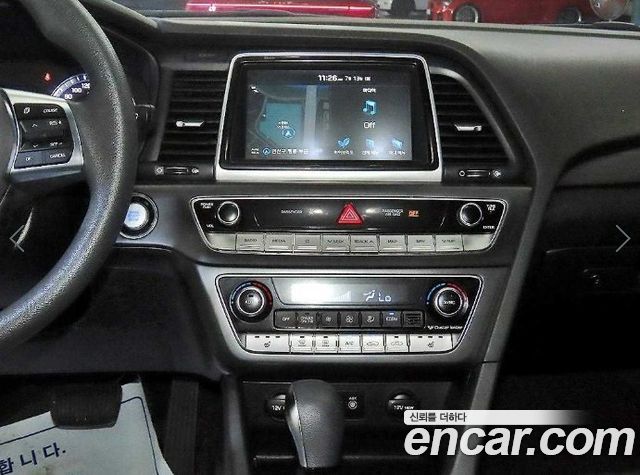 Hyundai Sonata 2018 — photo 11