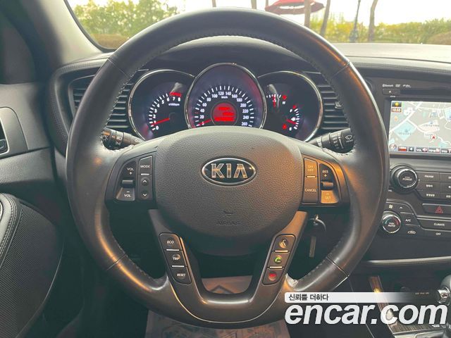Kia K5 2013 — photo 16