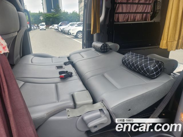 Hyundai Starex 2018 — photo 11