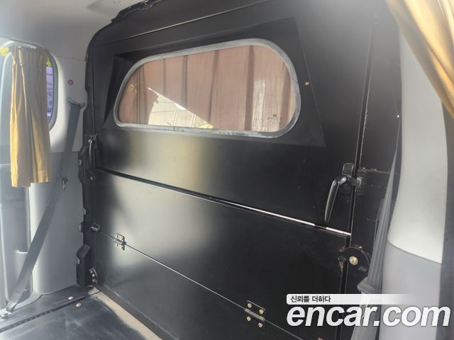 Hyundai Starex 2018 — photo 14