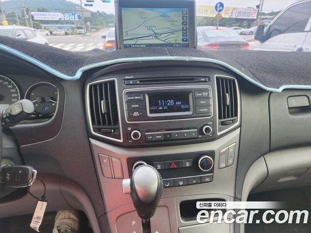 Hyundai Starex 2018 — photo 16