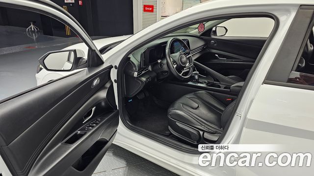 Hyundai AVANTE 2023 — photo 13