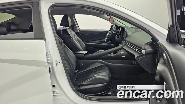 Hyundai AVANTE 2023 — photo 17