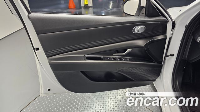 Hyundai AVANTE 2023 — photo 14