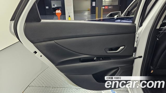Hyundai AVANTE 2023 — photo 15
