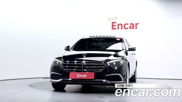 Mercedes-Benz E-Class 2023 — photo 3