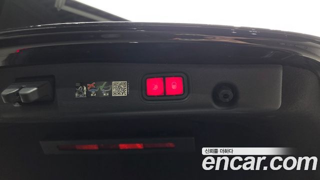 Mercedes-Benz E-Class 2023 — photo 35